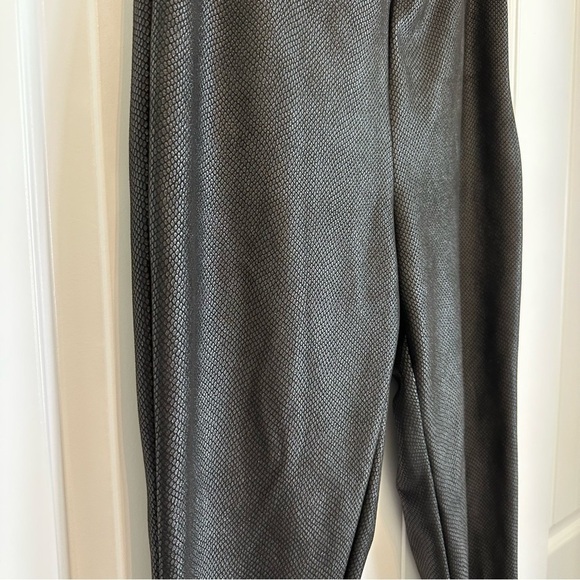 Tahari faux leather snakeskin black leggings slim zip pants dressy trousers L - Picture 9 of 11